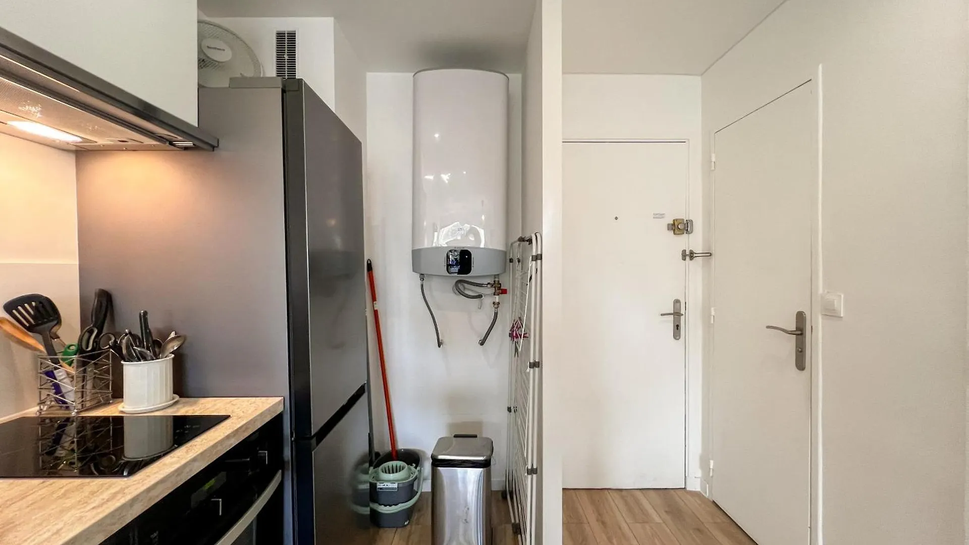 شقة Studio Lumineux 4 Couchages Avec Terrasse A 500M De La Plage, Parking Gratuit سيكس-فور-لو-بلاج فرنسا